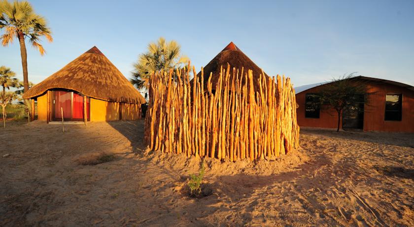 Ongula Village Homestead Lodge Ондангва Экстерьер фото