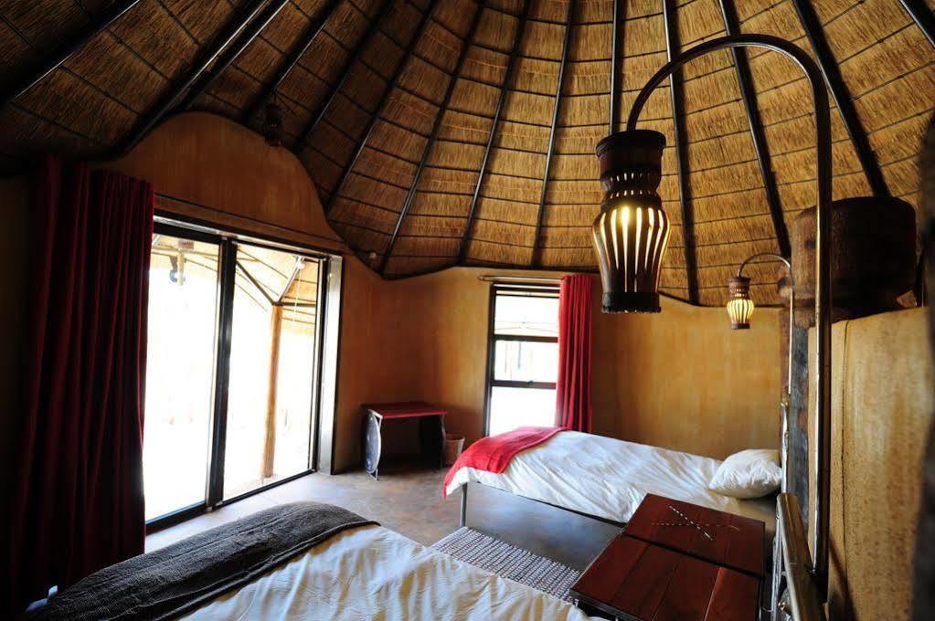 Ongula Village Homestead Lodge Ондангва Экстерьер фото